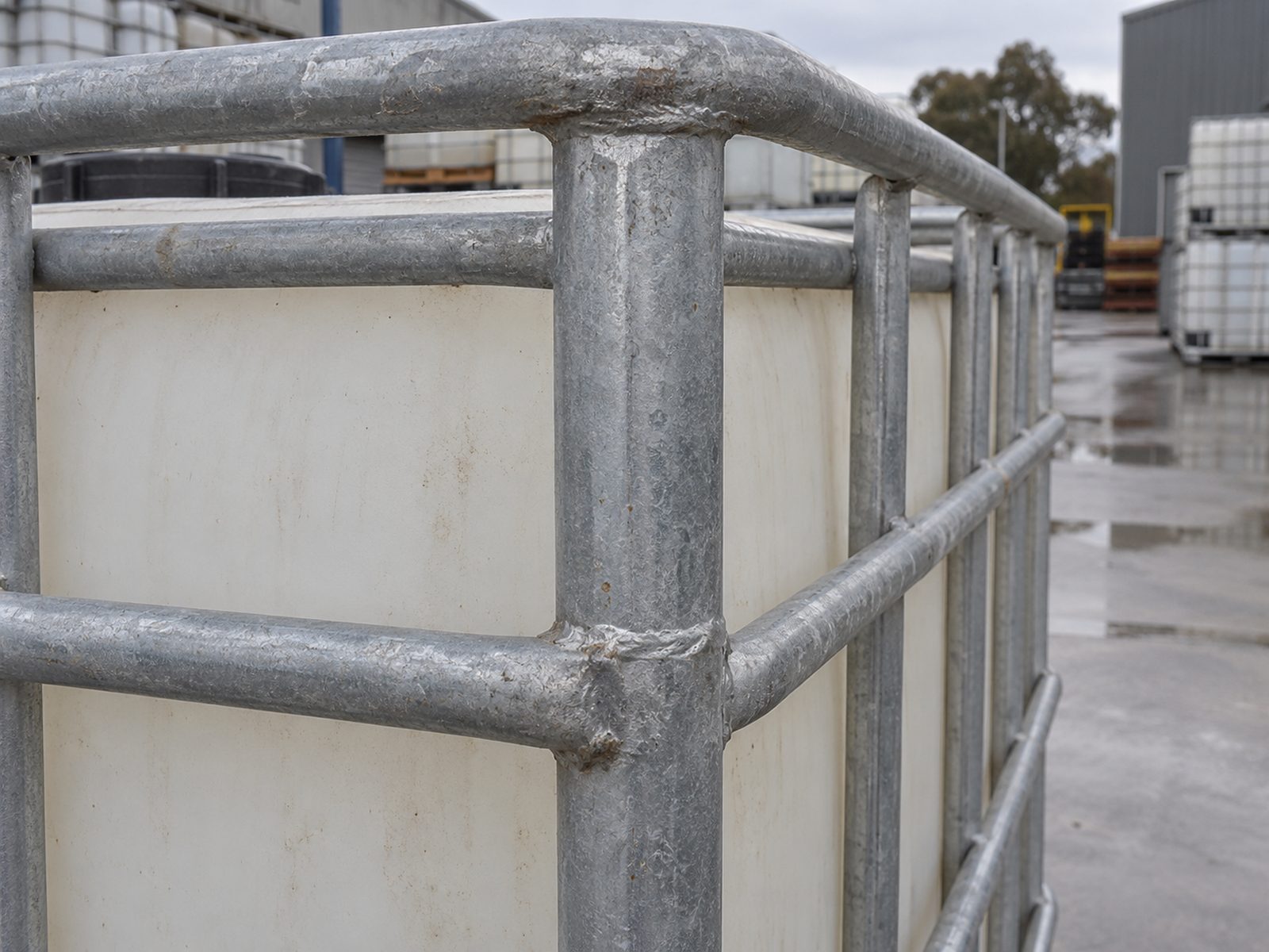 Example of a used IBC steel cage, close-up of the joints